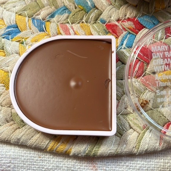 Mary Kay Day Radiance Cream Foundation Chestnut Bronze 2965 SPF 8 .5oz - Picture 4 of 4